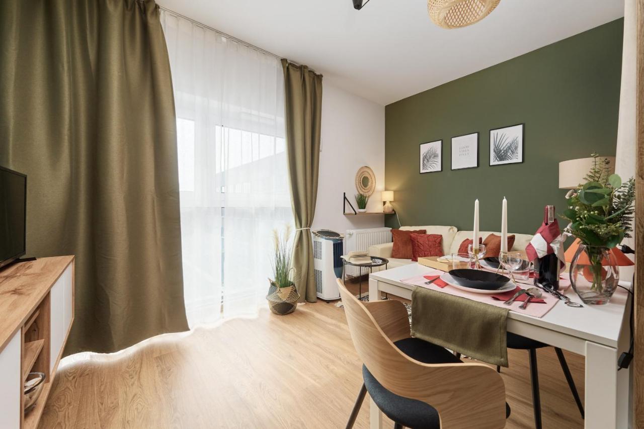 City Panorama Studio Apartments Jaworska 4 By Noclegi Renters Wroclaw Exterior photo